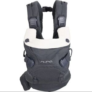 NWOT Nuna Cudl Clik Carrier